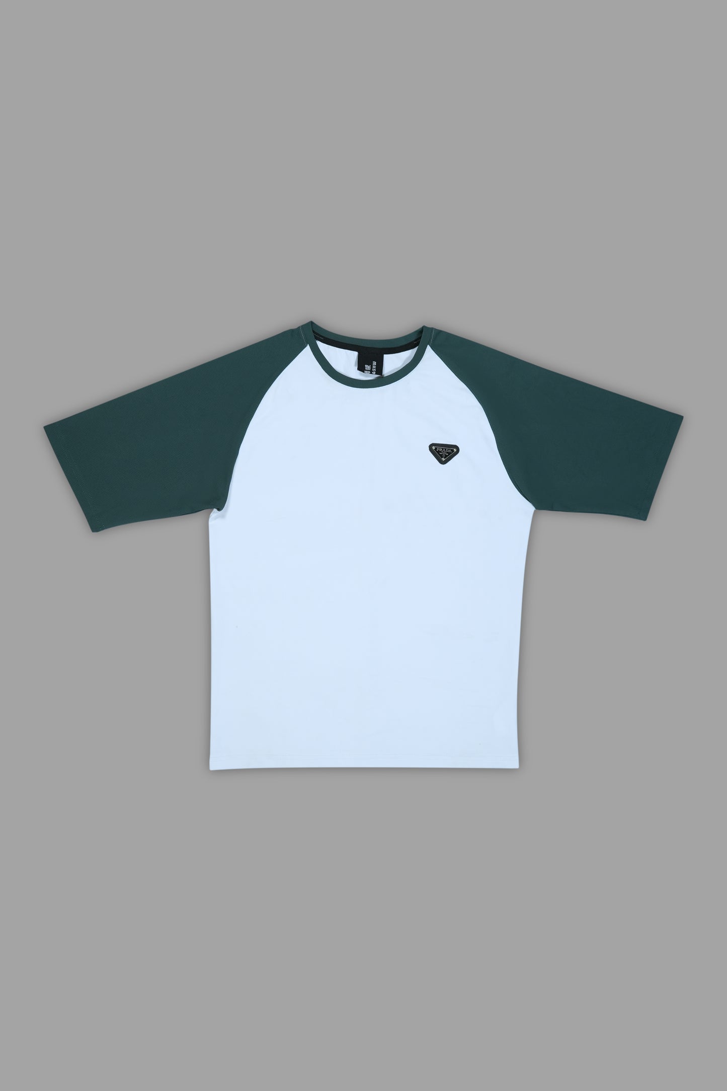 Short sleeve loss fit loss shoulder t shirt